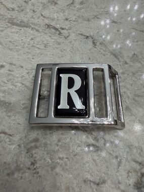 Avon Brand NWOT Vintage Womens Belt Buckle with Black 'R' Inlay